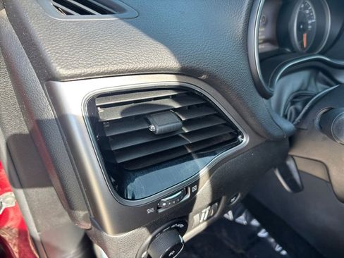 Used 2019 Jeep Cherokee High Altitude AWD/4WD image 13