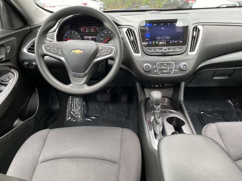 Used 2023 Chevrolet Malibu LS w/ Driver Confidence Package FWD image 9