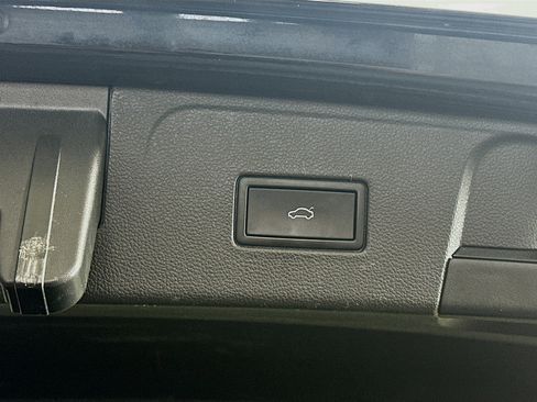 Used 2021 Volkswagen Atlas SE AWD/4WD image 32