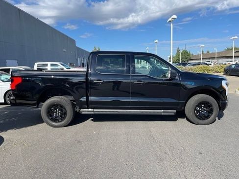 Used 2025 Ford F150 Lightning XLT AWD/4WD image 3