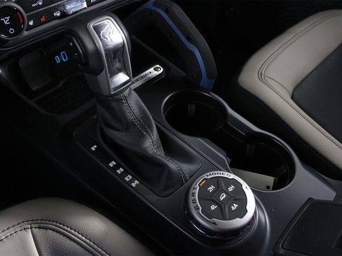 Used 2024 Ford Bronco Wildtrak image 17