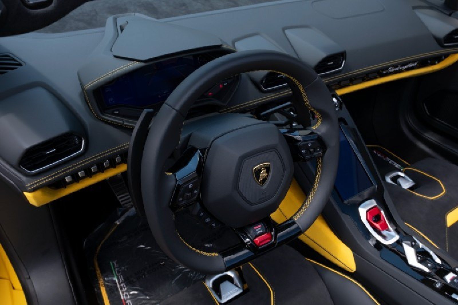 Used 2024 Lamborghini Huracan EVO AWD/4WD image 19