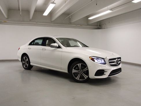 Used 2018 Mercedes-Benz E 300 4MATIC image 4