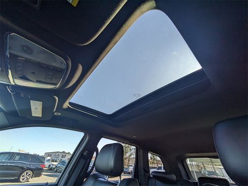 Used 2018 Jeep Grand Cherokee Altitude image 22