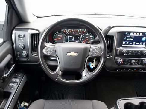 Used 2018 Chevrolet Silverado 1500 LT image 2