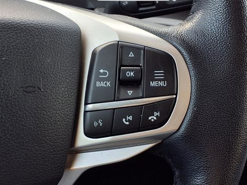 Used 2021 Ford Explorer XLT image 14