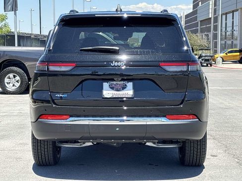 Used 2025 Jeep Grand Cherokee Limited 4xe w/ Trailer Tow Package AWD/4WD image 7