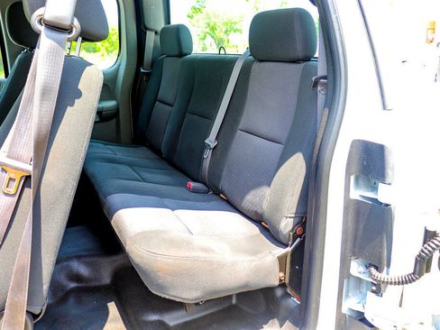 Used 2013 Chevrolet Silverado 2500 W/T w/ Snow Plow Prep Package image 18