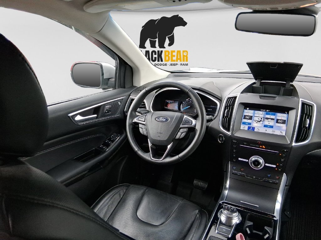 Used 2019 Ford Edge Titanium w/ Equipment Group 301A AWD/4WD image 9
