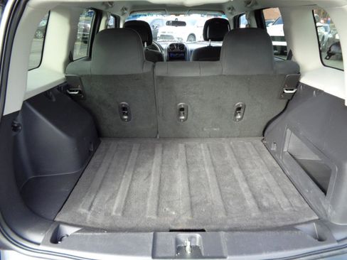 Used 2014 Jeep Patriot Sport w/ Tire & Wheel Group image 27