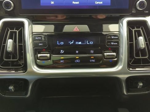 Used 2023 Kia Sorento SX FWD image 16
