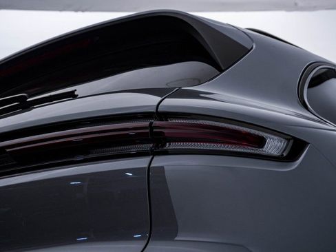 New 2026 Porsche Cayenne image 12