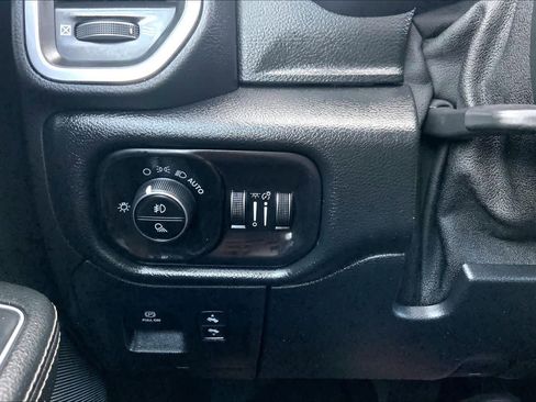 Used 2021 RAM 1500 Laramie image 33
