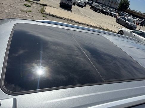 Used 2023 GMC Yukon Denali w/ Denali Reserve Package image 18