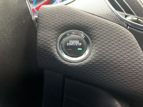 Used 2017 Chevrolet Cruze LT w/ Convenience Package image 19