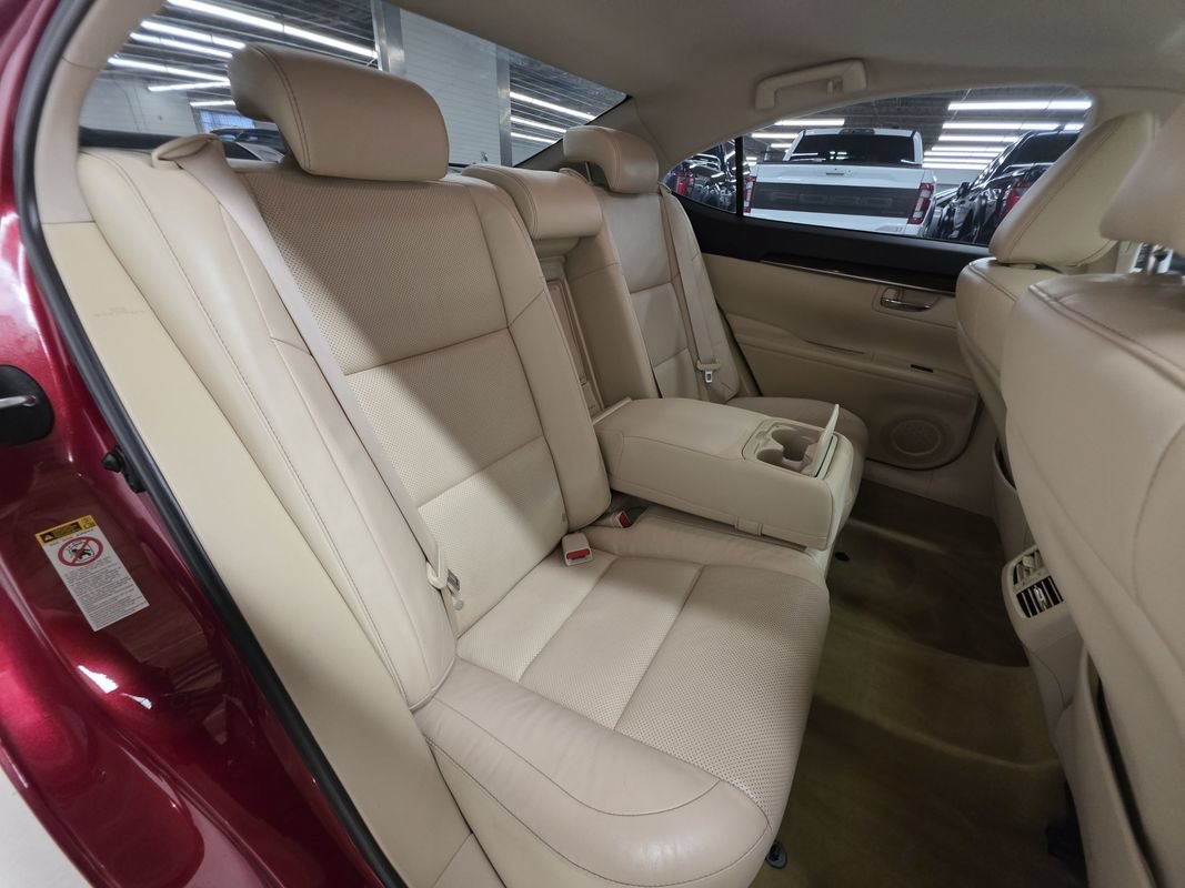 Used 2015 Lexus ES 350 w/ Luxury Package FWD image 27