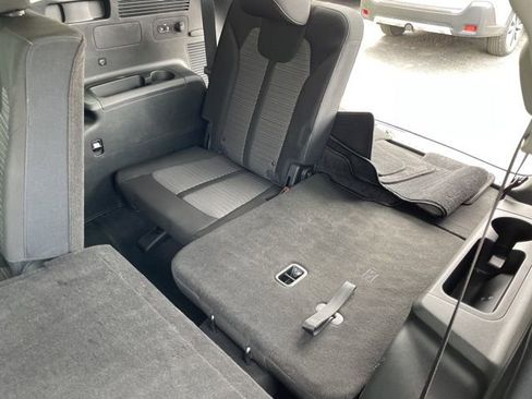Certified 2023 Kia Sorento LX AWD/4WD image 28