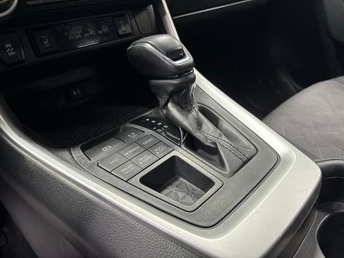 Used 2019 Toyota RAV4 XLE w/ Convenience Package AWD/4WD image 18