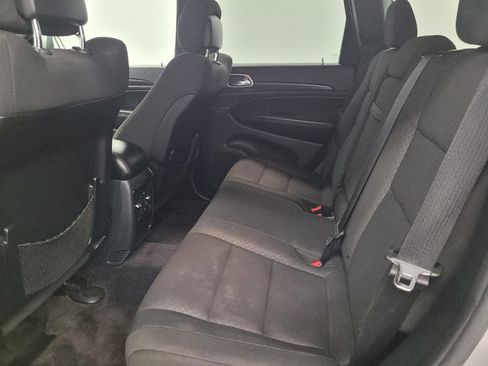 Used 2018 Jeep Grand Cherokee Laredo RWD image 18