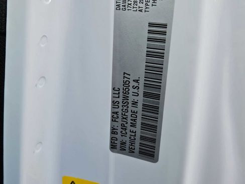 Used 2025 Jeep Wrangler Unlimited Rubicon w/ Technology Group image 30