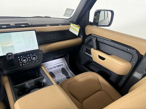 New 2026 Land Rover Defender 130 X-Dynamic SE AWD/4WD image 24