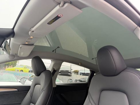 Used 2024 Tesla Model Y Long Range AWD/4WD image 15