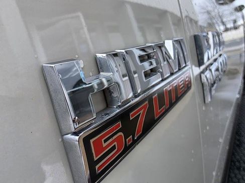 Used 2018 RAM 1500 Laramie image 26