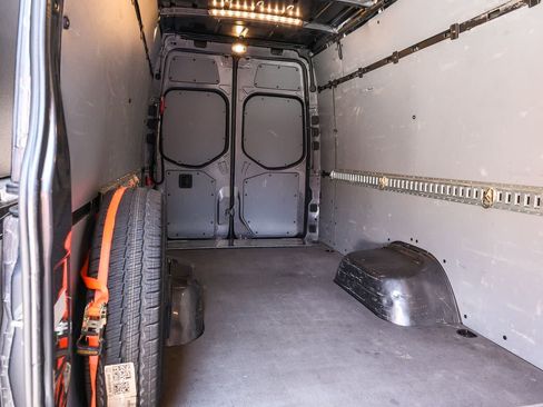 Used 2023 Mercedes-Benz Sprinter 4500 image 14