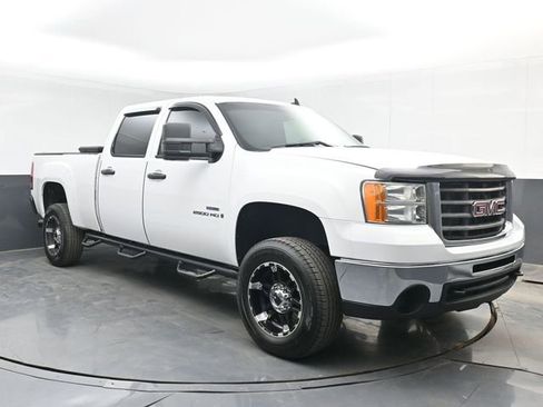 Used 2008 GMC Sierra 2500 SLE w/ Convenience Package AWD/4WD image 2