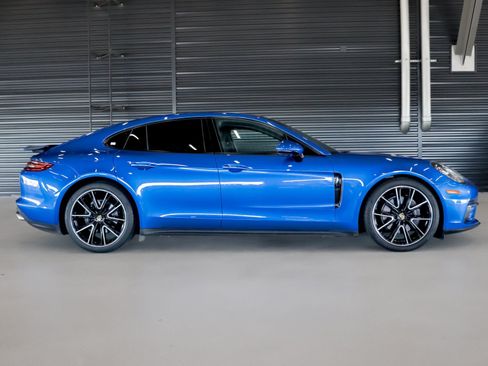 Used 2018 Porsche Panamera image 11