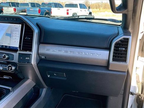 Used 2022 Ford F250 Platinum w/ Tremor Off-Road Package image 27