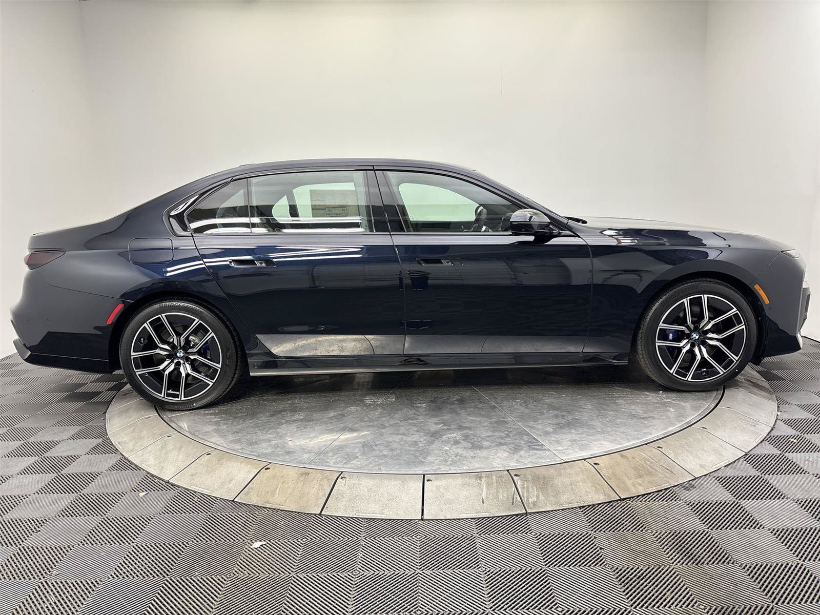 New 2026 BMW 760i xDrive w/ Executive Package AWD/4WD image 17