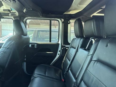 Used 2020 Jeep Wrangler Unlimited Sahara AWD/4WD image 19