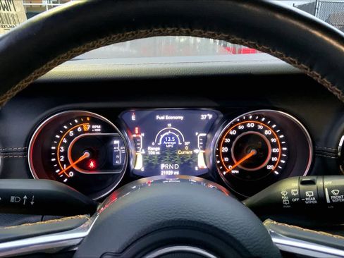 Used 2021 Jeep Wrangler Unlimited Sahara image 24