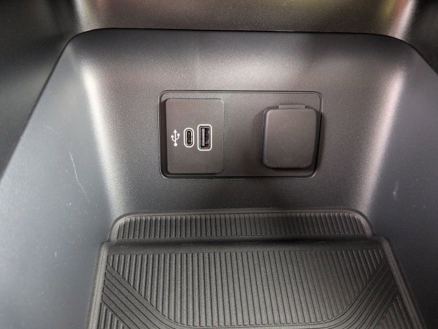 New 2026 Ford Explorer Active RWD image 24