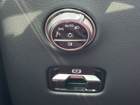 Certified 2025 Mercedes-Benz GLC 300 4MATIC image 24