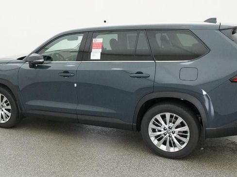 New 2026 Toyota Grand Highlander AWD image 4