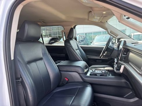 Used 2024 Ford Expedition XLT AWD/4WD image 15