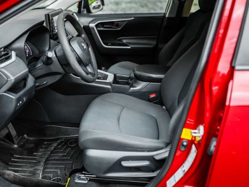 Certified 2020 Toyota RAV4 LE image 23