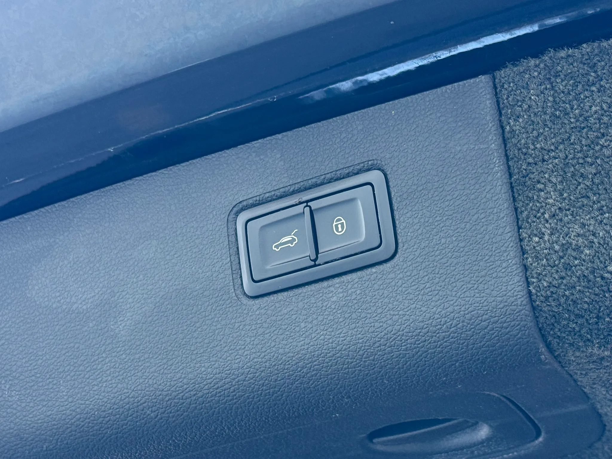 Used 2019 Bentley Bentayga AWD/4WD image 36