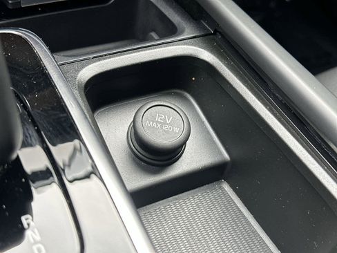 Used 2025 Volvo XC90 B6 Plus w/ Protection Package Premier image 28