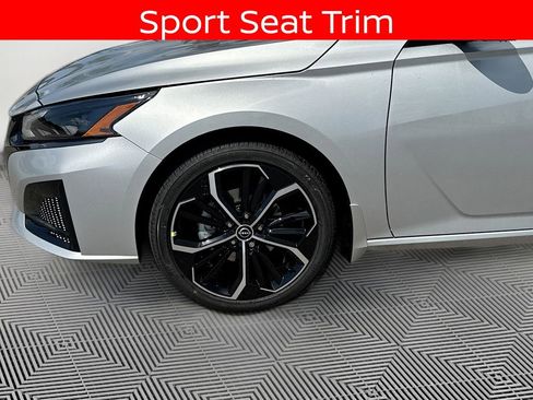 Certified 2025 Nissan Altima 2.5 SR w/ SR Premium Package FWD image 29