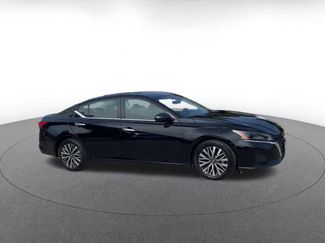 Used 2025 Nissan Altima 2.5 SV video 2