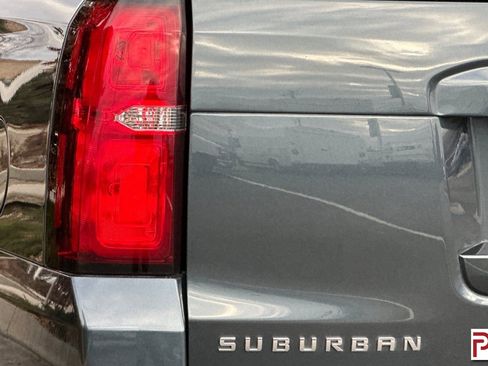 Used 2019 Chevrolet Suburban LT image 37