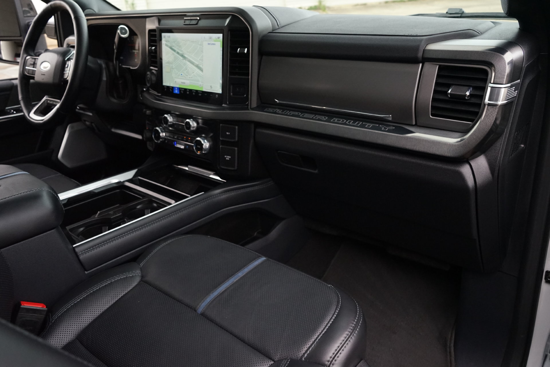 Used 2025 Ford F350 Platinum AWD/4WD image 5
