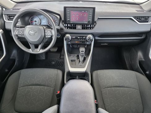 Used 2022 Toyota RAV4 XLE w/ Convenience Package image 9