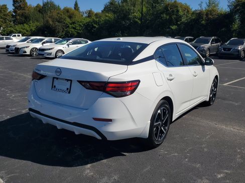 New 2025 Nissan Sentra SV image 7