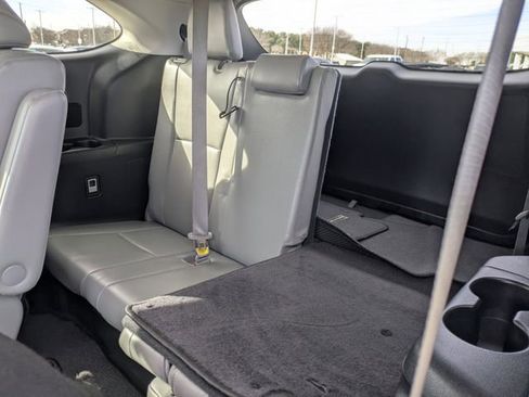 Used 2022 Toyota Highlander XLE image 29