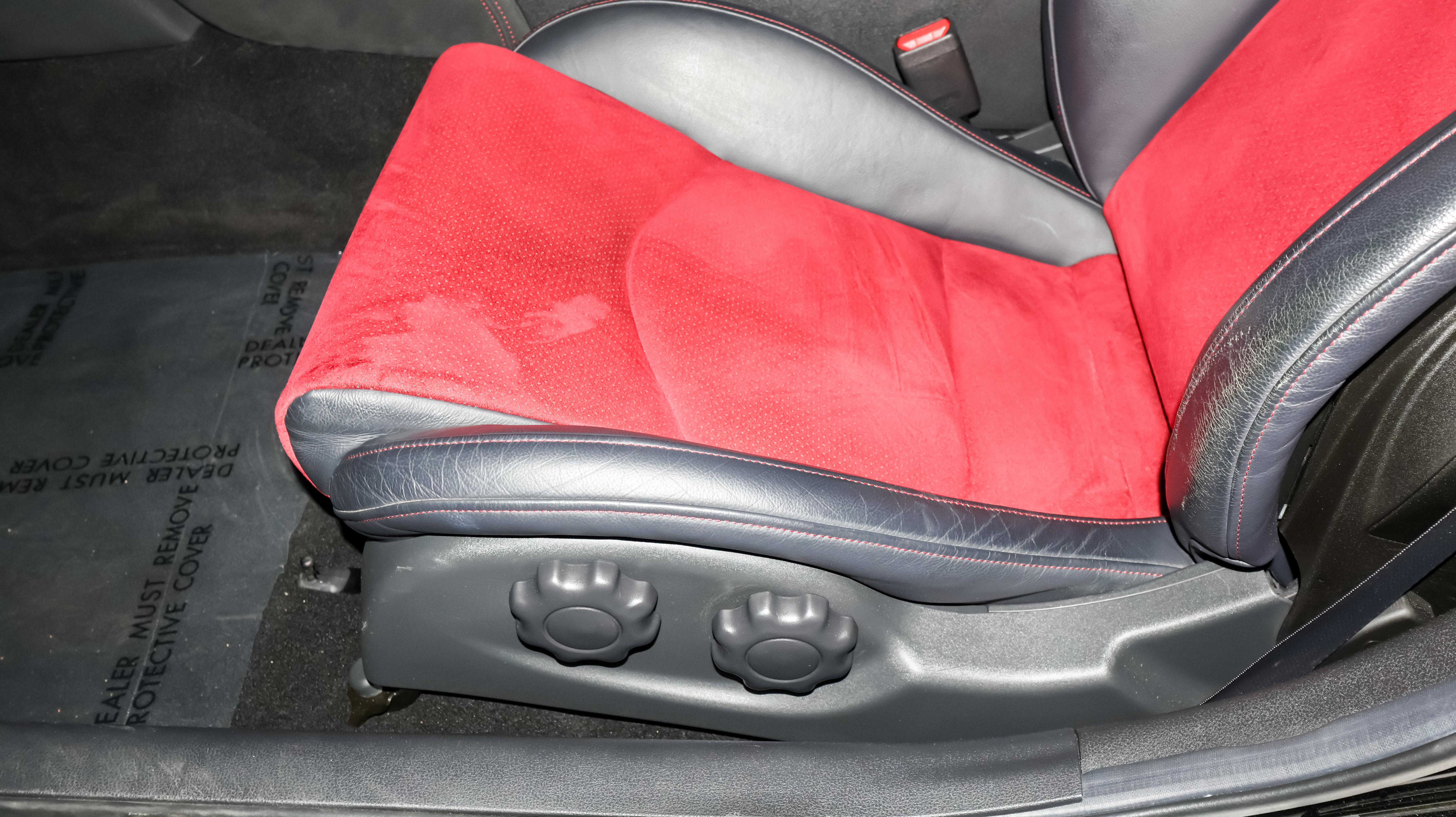 Used 2020 Nissan 370Z NISMO RWD image 13
