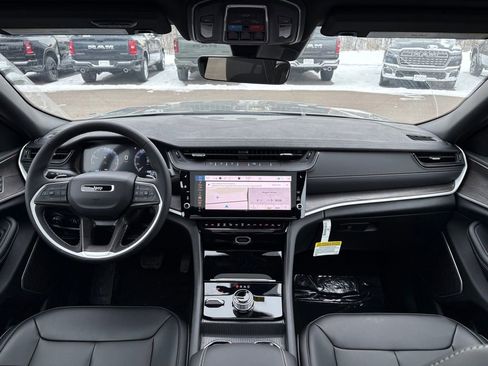 New 2026 Jeep Grand Cherokee Limited w/ Limited Altitude Package AWD/4WD image 13